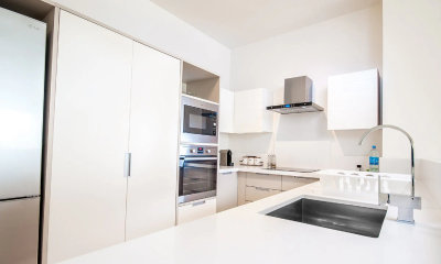 Cap Ouest Beachfront Luxury 2 Bedroom Apartment, фото 3